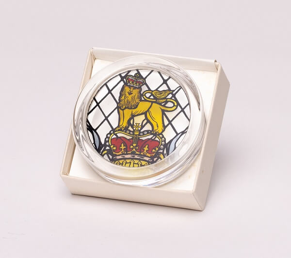 United Kingdom royal coat of arms guardant lion paperweight