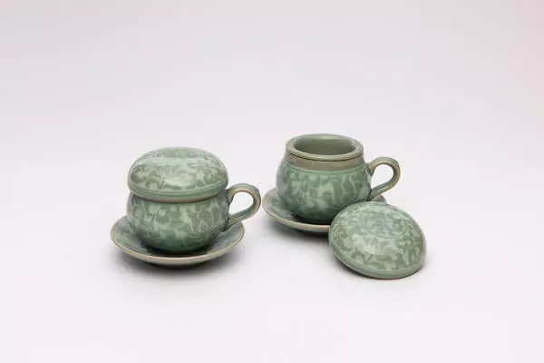 傳統青瓷茶具圖片
